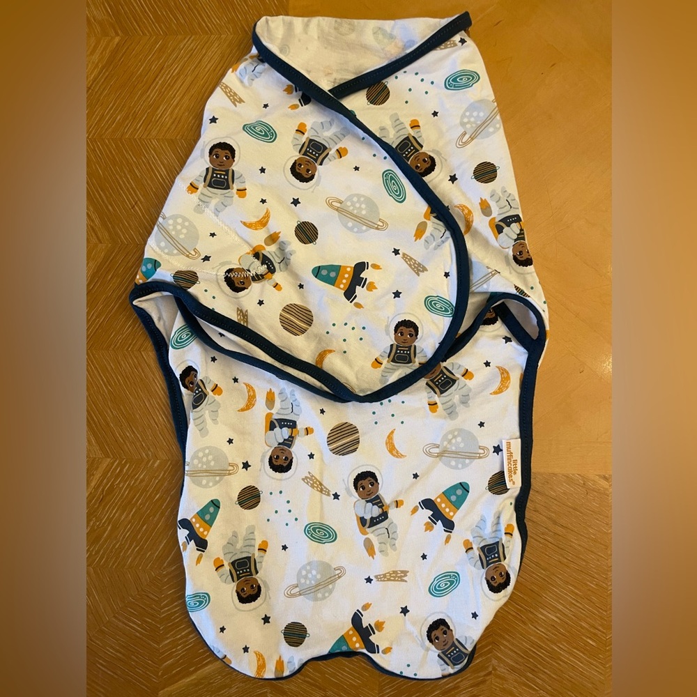 Little Muffincakes Space-Themed Baby swaddle
